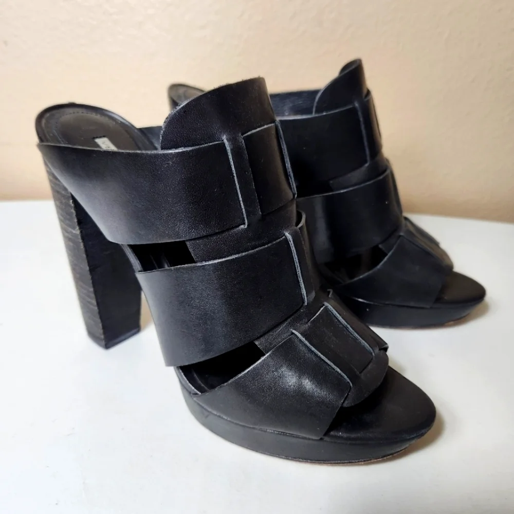 Vera Wang Lavender Black Leather Strappy Peep Toe Platform Block Heels-Size 8.5